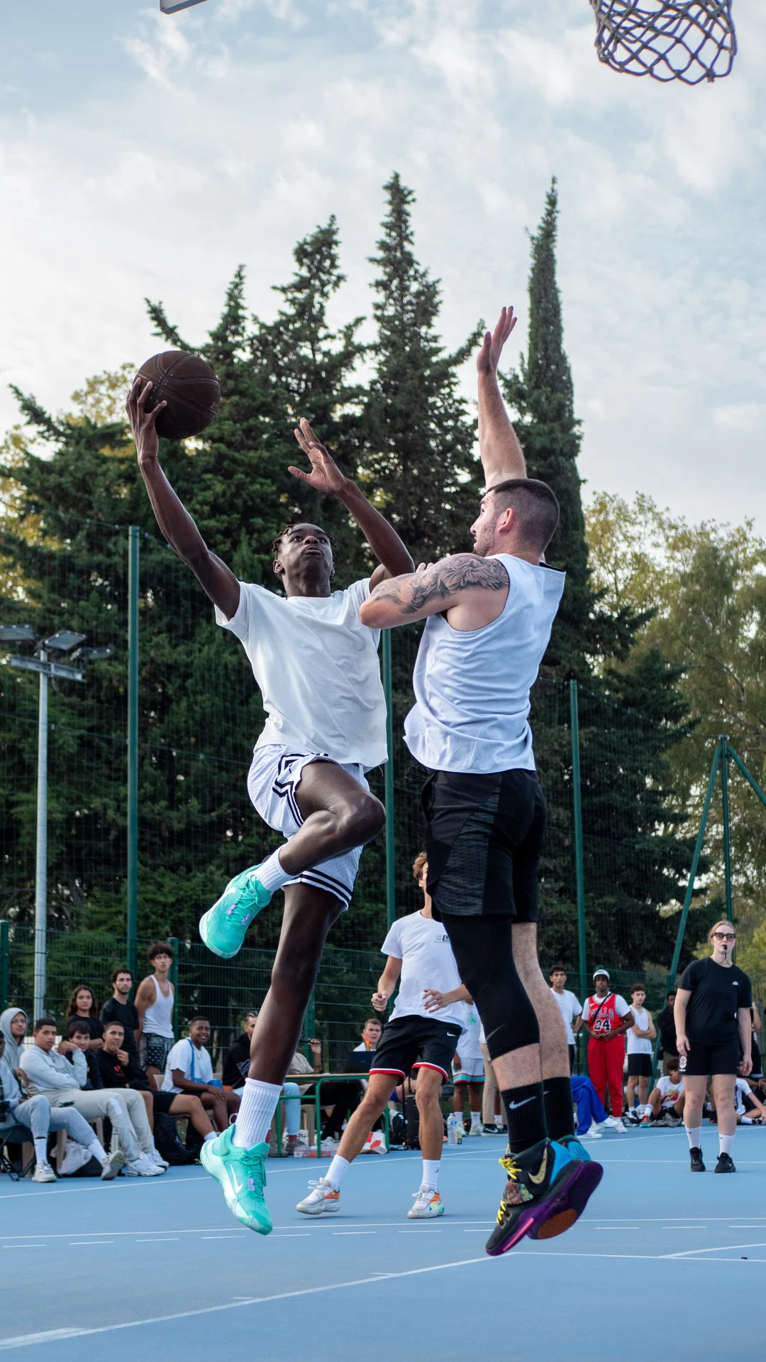 photographie de basketball à fréjus montrant un double pas